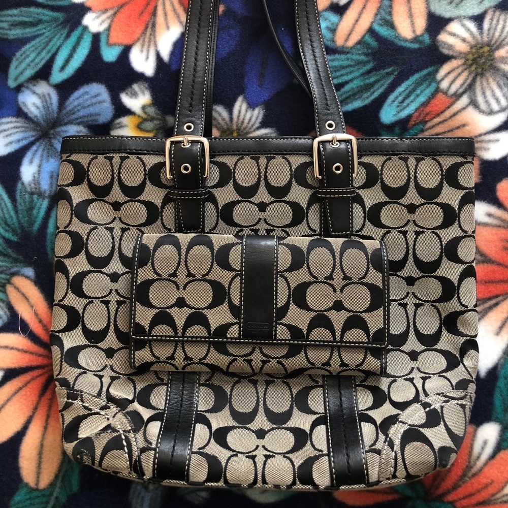 ***SOLD***Coach Signature Lunch Tote and Wallet